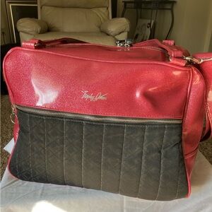 Trophy Queen luggage bag